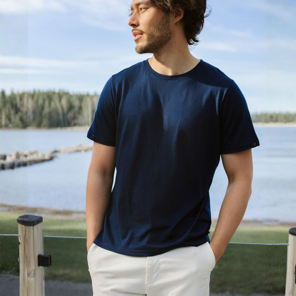 North Outdoor Liam merino T-paita M värissä tumma mustikka, mulesing-vapaa merinovilla. Suunniteltu Suomessa. - 
