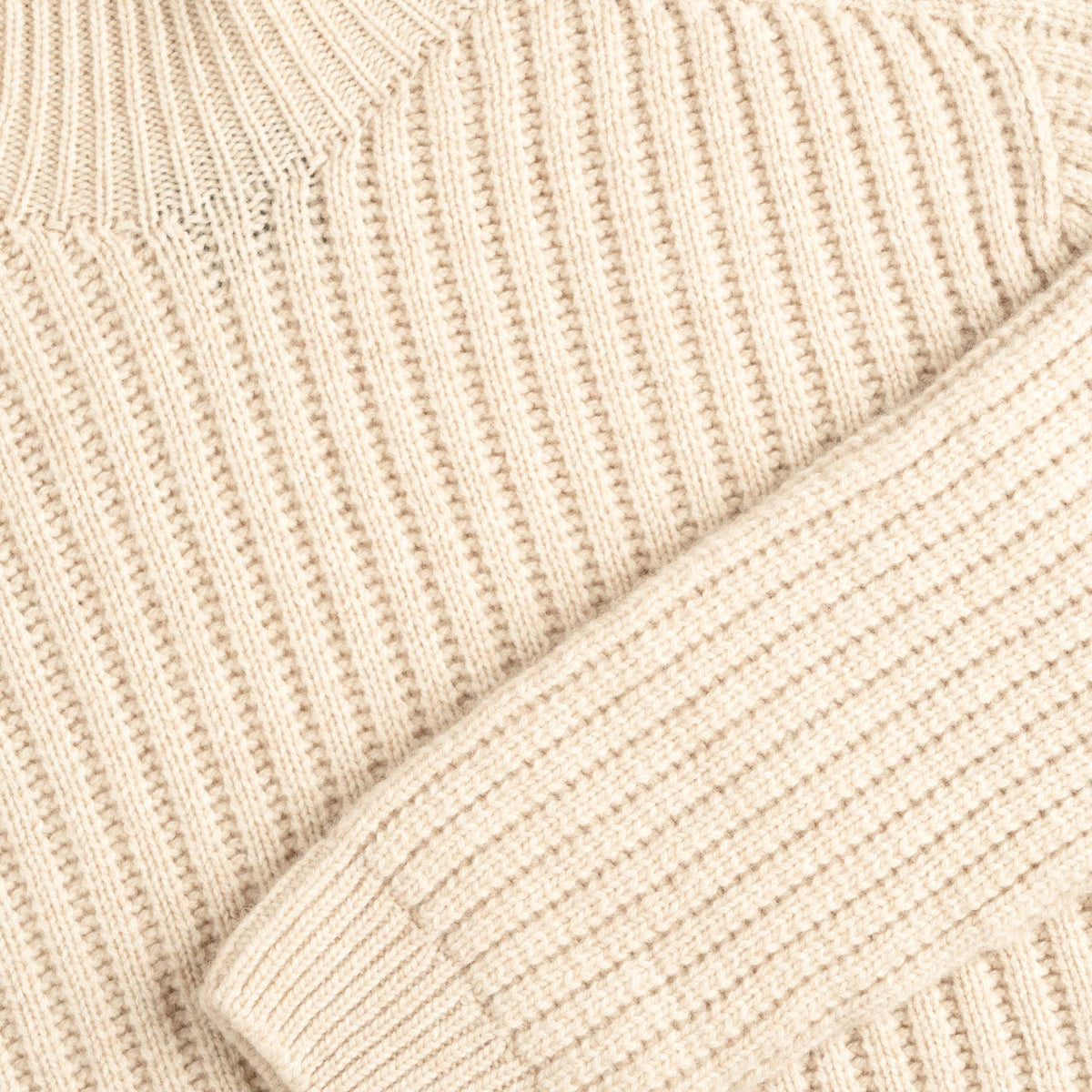 North Outdoor Hehku miesten merino poolopaita värissä manteli, mulesing-vapaa merinovilla. Valmistettu Suomessa. - 