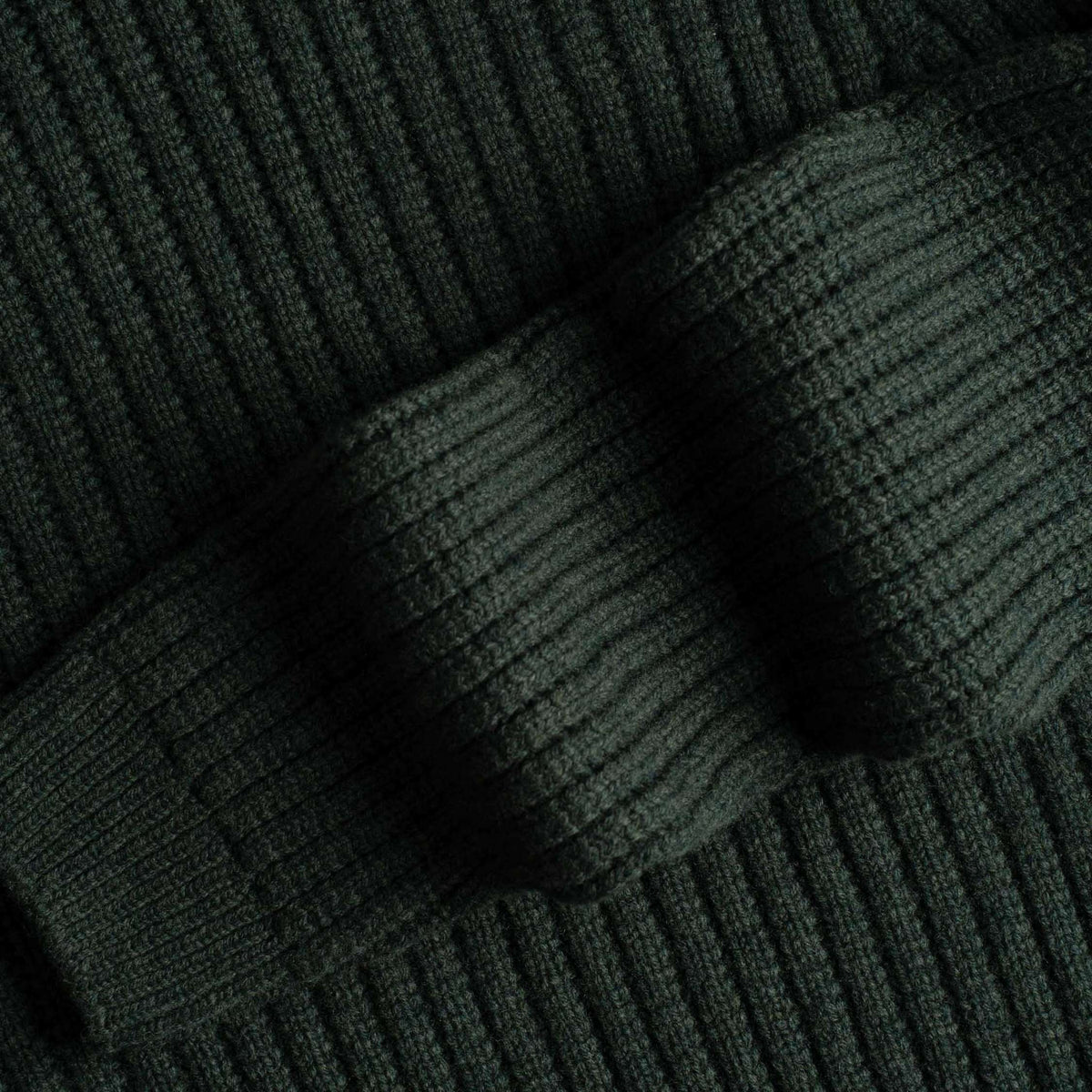 North Outdoor Hehku miesten merino poolopaita värissä nokkonen, mulesing-vapaa merinovilla. Valmistettu Suomessa. - 