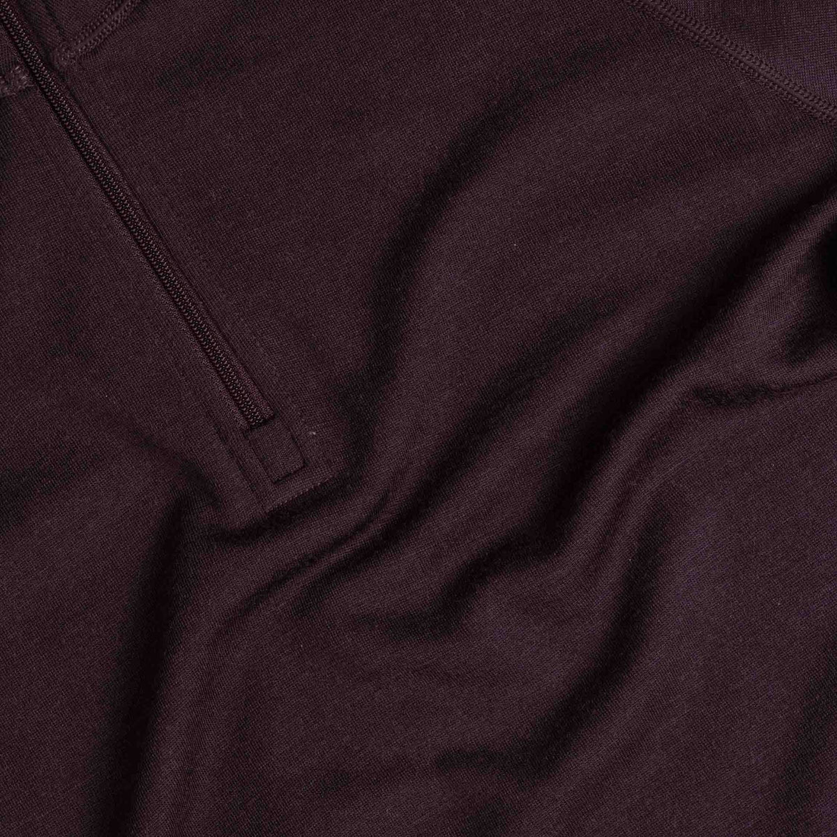 North Outdoor Sensitive 225 Damen-Merino-Baselayer-Zip-Polo in Aubergine mulesingfreie Merinowolle. Entworfen in Finnland. Ideal für technisches Lagensystem. - 