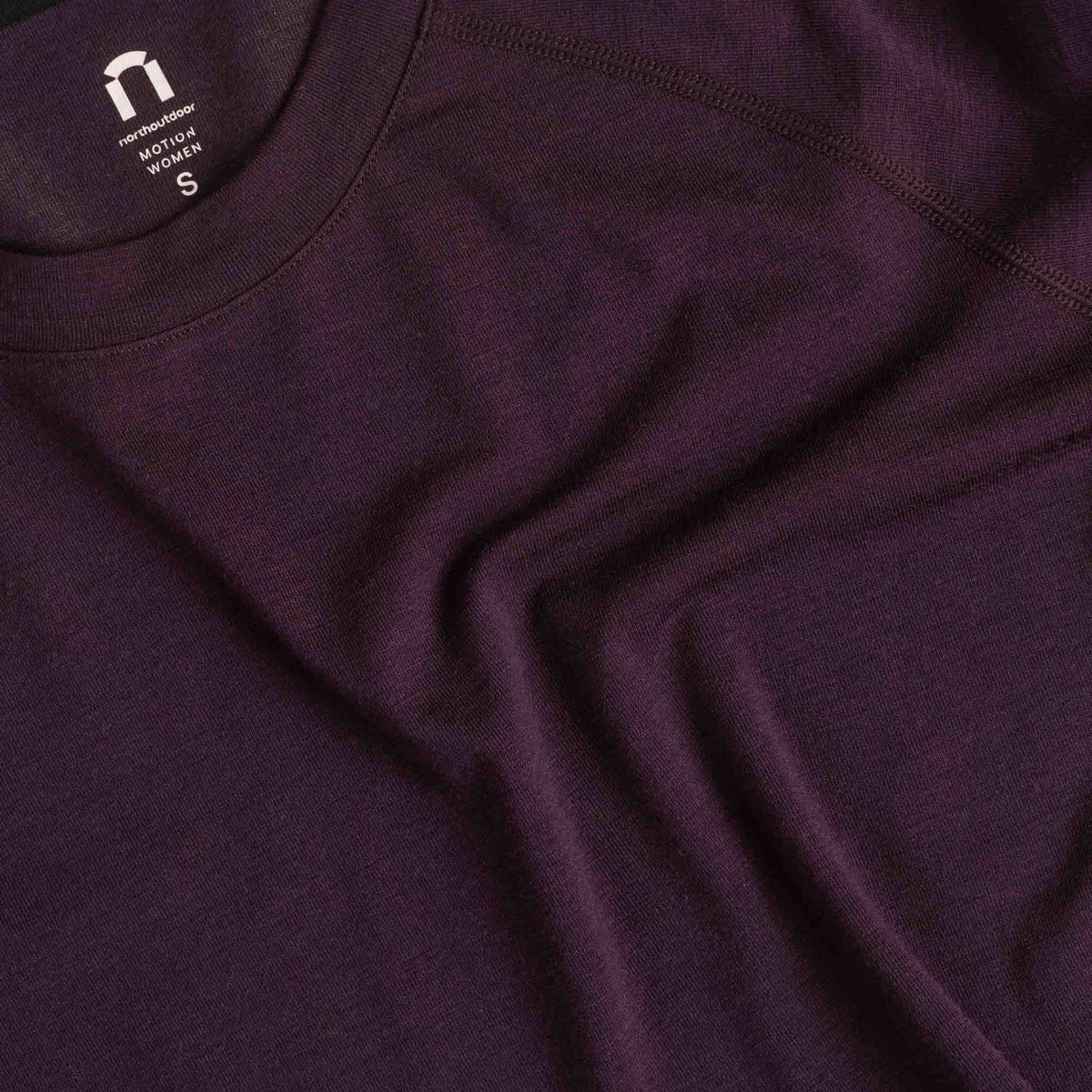 North Outdoor Motion 150 women's merino base layer shirt in aubergine, mulesing-free merino wool. Designed in Finland. - 