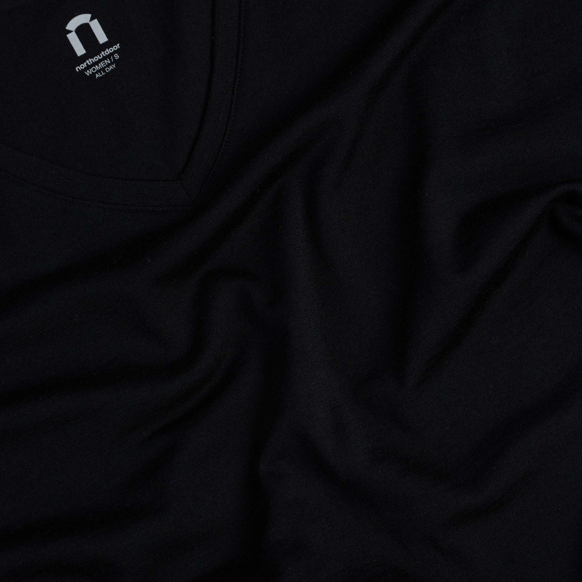 North Outdoor Eva merino t-shirt W in color Black, mulesing-free merino wool. Designed in Finland. - 