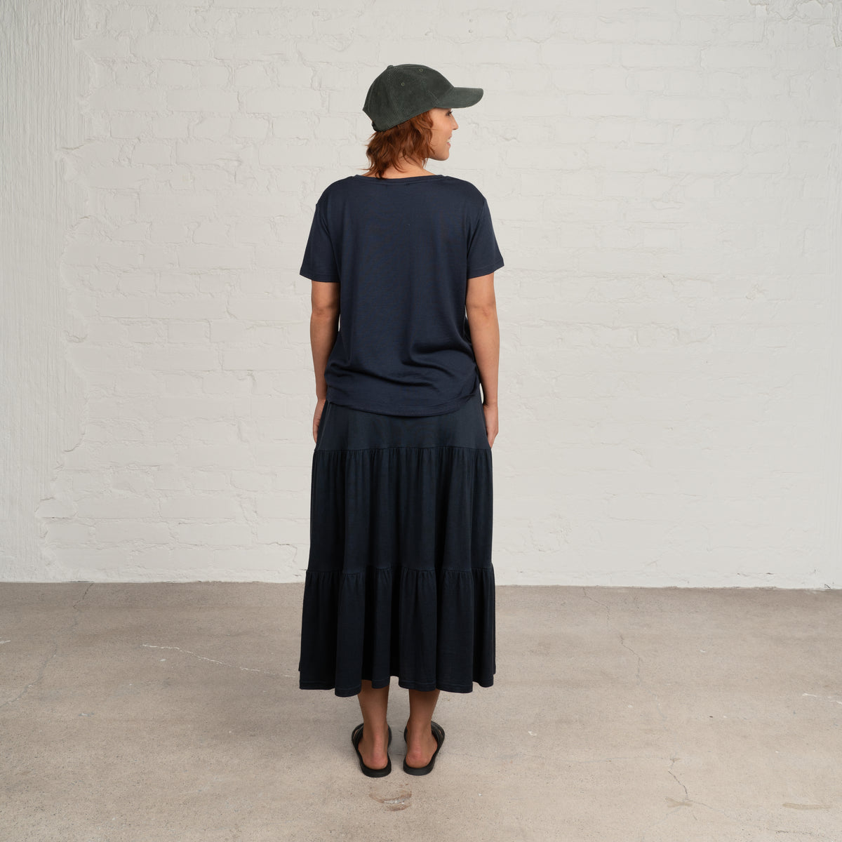 North Outdoor Maglietta in merino Lilia W nel colore blu indaco, mulesing-free Lana merino. Progettata in Finlandia. - The model is 173 cm and wears size S