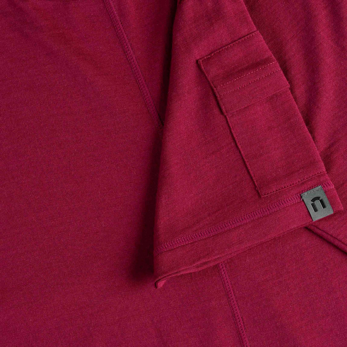 North Outdoor Joy merino T-paita W värissä rubiini, mulesing-vapaa merinovilla. Suunniteltu Suomessa. - 