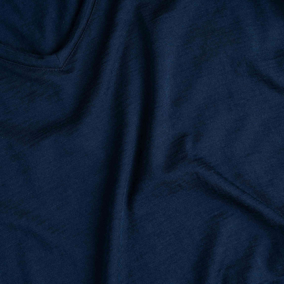North Outdoor Ava merino T-paita W värissä tumma mustikka, mulesing-vapaa merinovilla. Suunniteltu Suomessa. - 