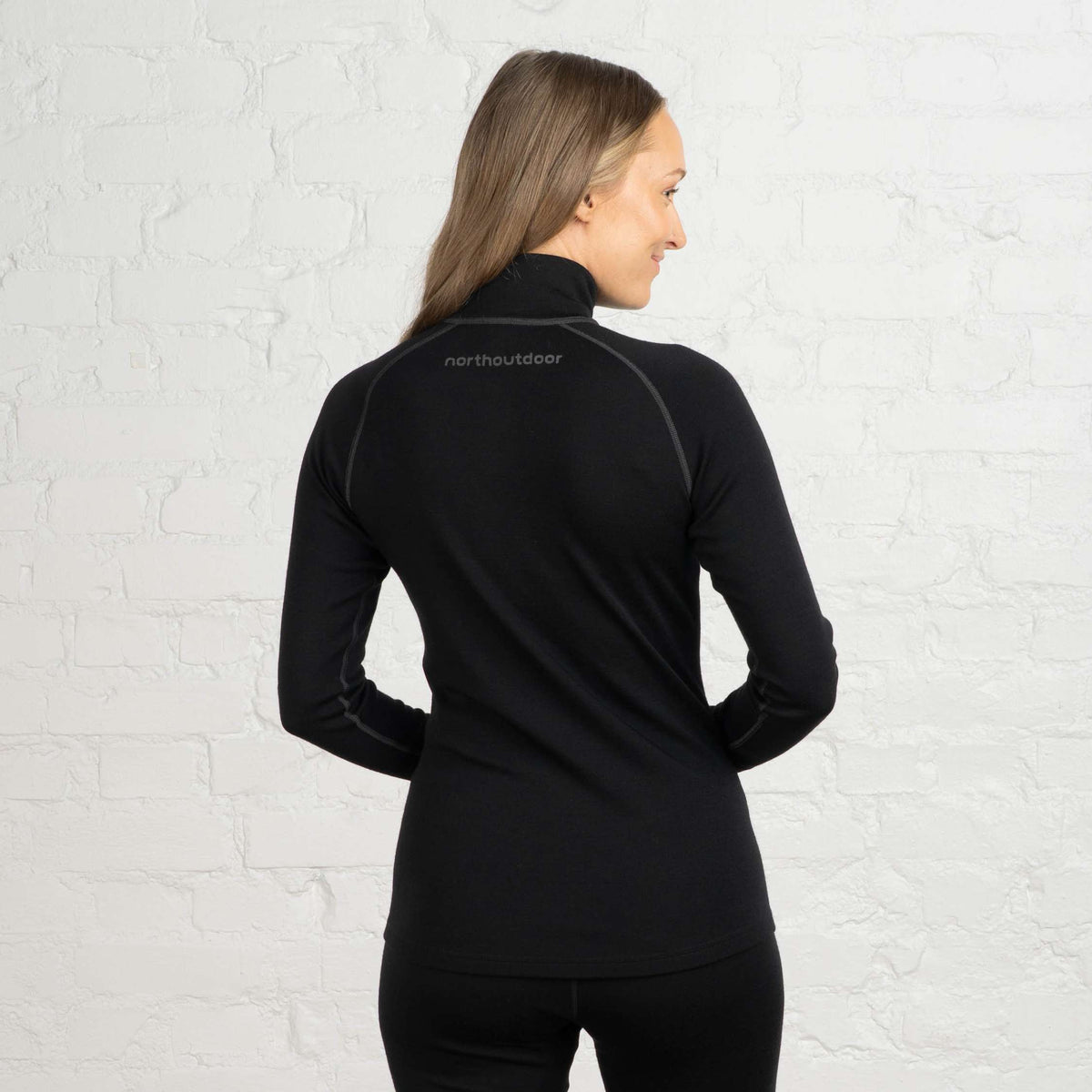 North Outdoor Arctic 260 women's base layer merino zip polo in granite grey mulesing-free merino wool. Designed in Finland. Perfect for technical layering. - Model is 174 cm and wears size S