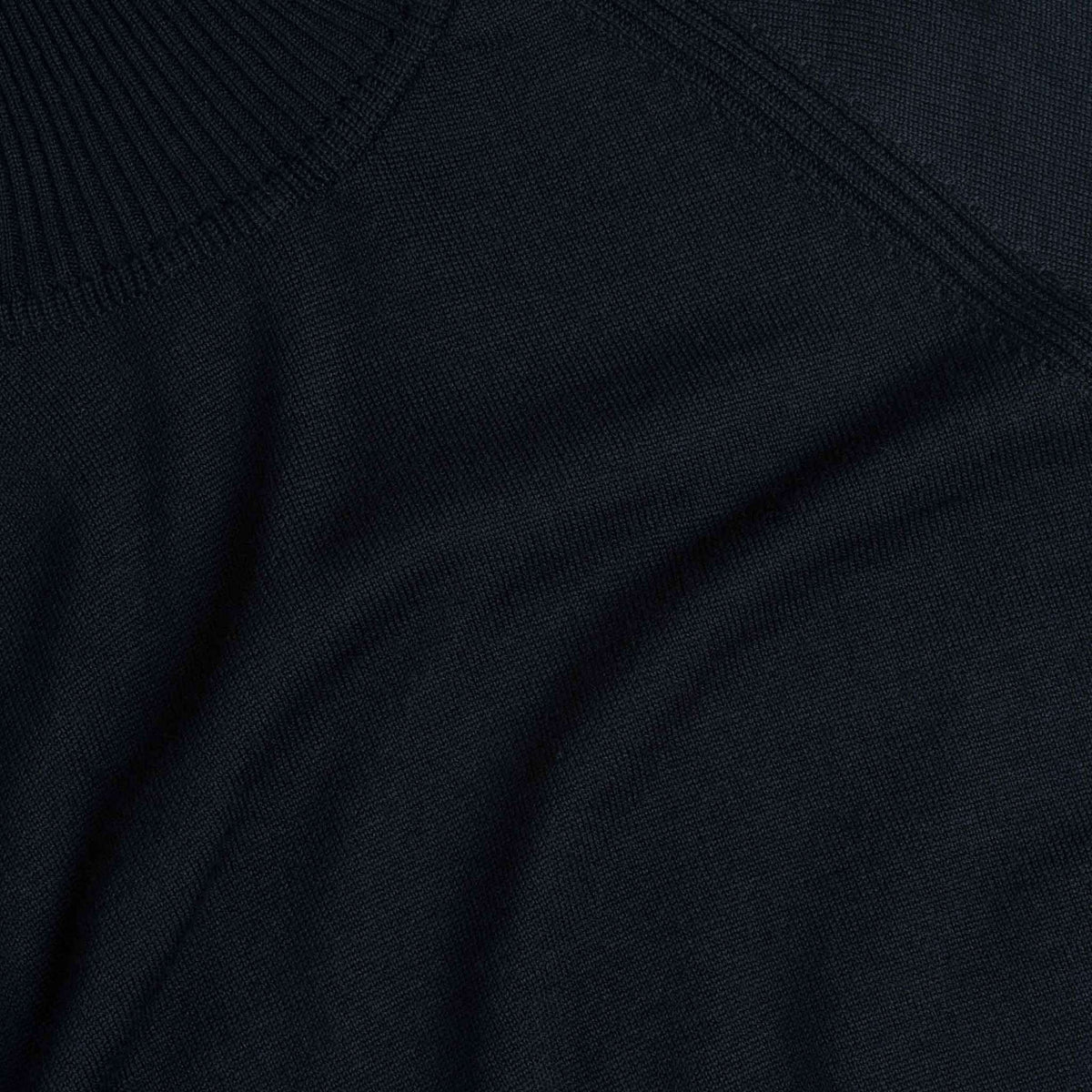 North Outdoor Halla Damen-Strickpullover in Kohleschwarz, mulesingfreie Merinowolle. Hergestellt in Finnland -