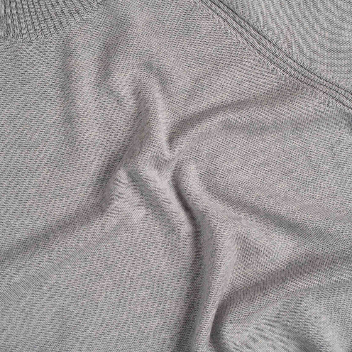 North Outdoor Abito in merino Hilla da donna nel colore grigio chiaro, Lana merino senza mulesing. Prodotto in Finlandia. - 