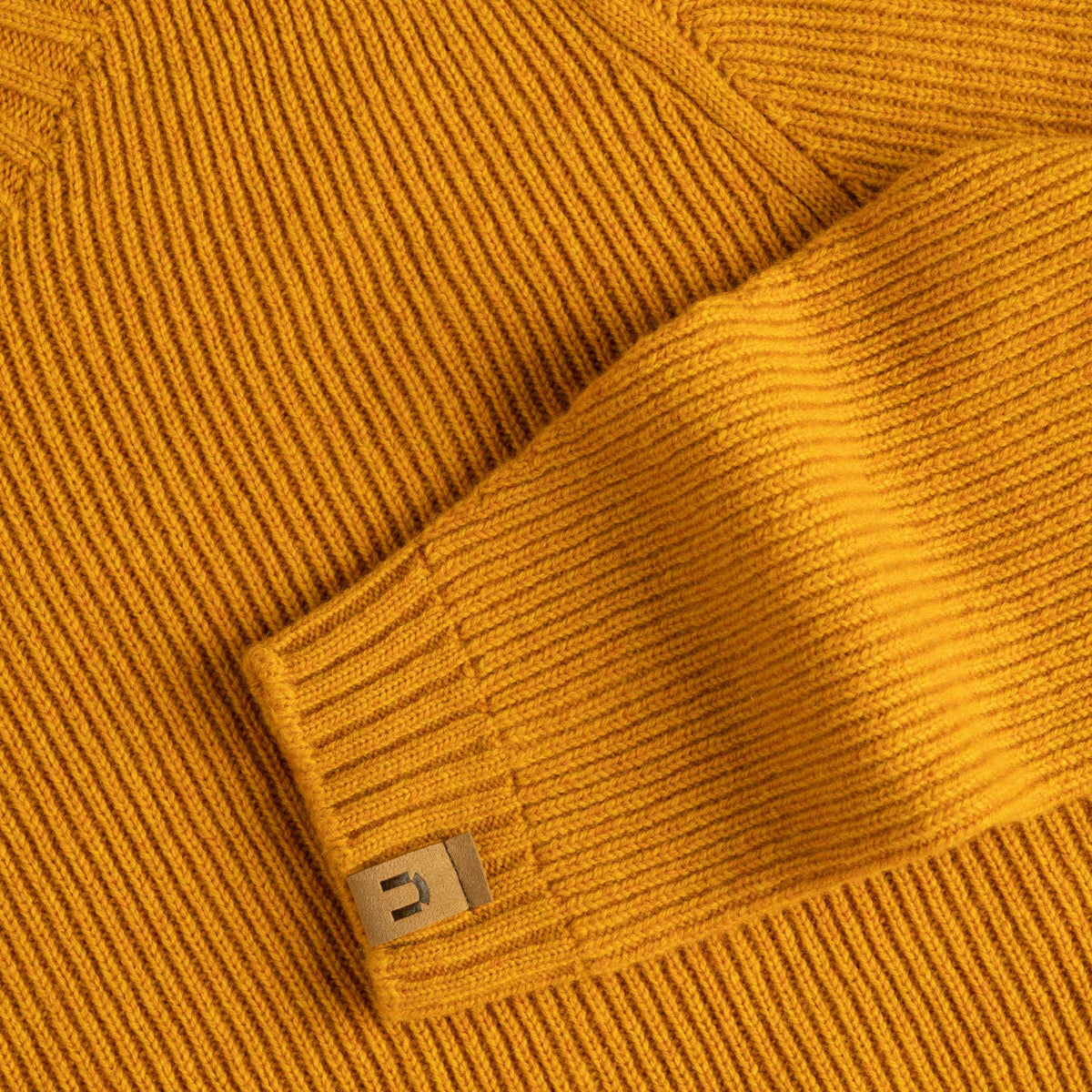 North Outdoor Maglione in lana merino Kinos da donna nel colore giallo deserto, mulesing-free Lana merino. Prodotto in Finlandia. - 