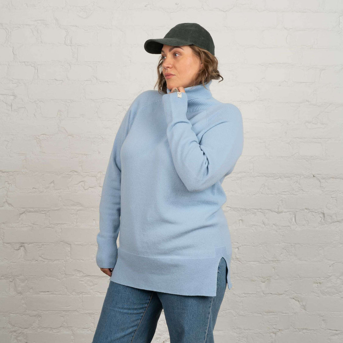 North Outdoor Pull en maille de mérinos Tunturi femme de couleur bleu clair, sans mulesing Laine mérinos. Fabriqué en Finlande. - Le mannequin mesure 178 cm et porte la taille XL
