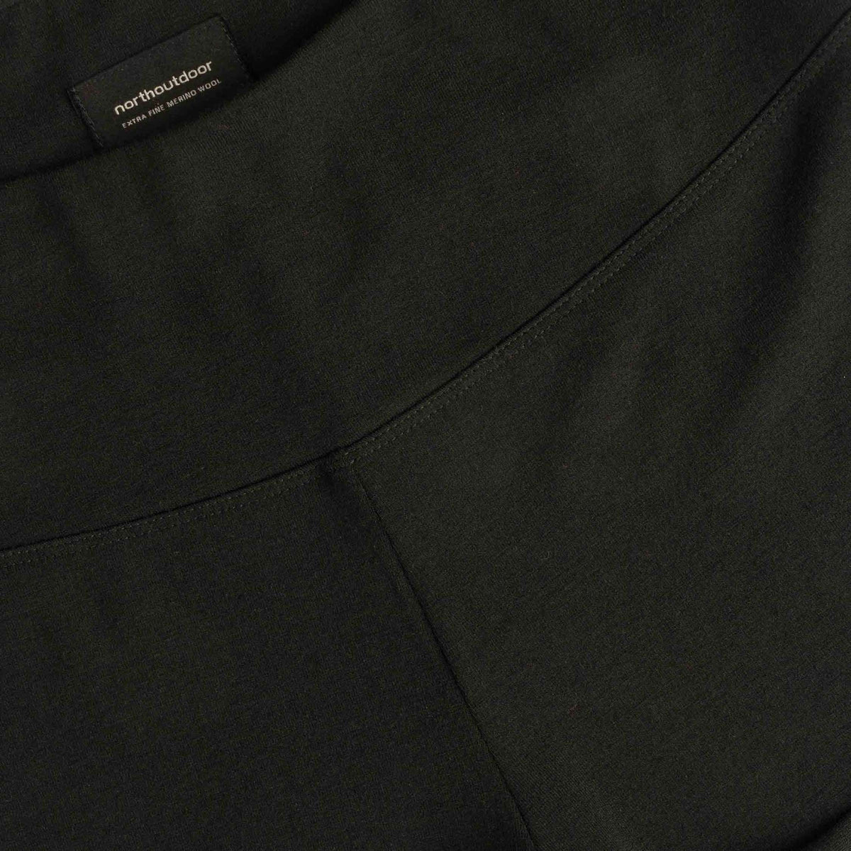 North Outdoor Mila merino capri W ve barvě Černá, bez mulesingu z merino vlny. Navrženo ve Finsku. - 