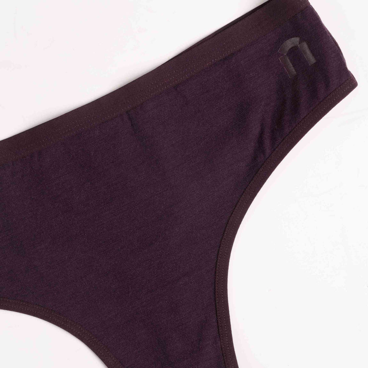 North Outdoor Anne naisten merinostringit värissä munakoiso, mulesing-vapaa merinovilla. Suunniteltu Suomessa. - 