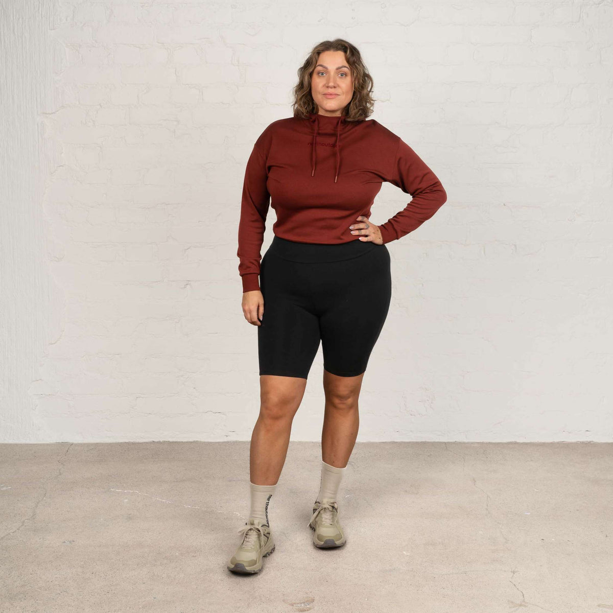 North Outdoor Pantaloncini biker Zoe merino W nel colore Nero, senza mulesing Lana merino. Progettati in Finlandia. - La modella è alta 178 cm e indossa la taglia 2XL