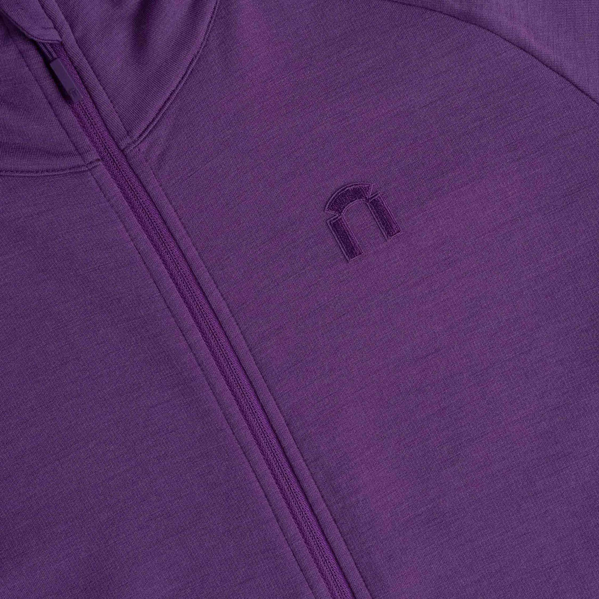 North Outdoor Viola naisten merinofleecetakki värissä violetti, mulesing-vapaa merinovilla. Suunniteltu Suomessa. - 