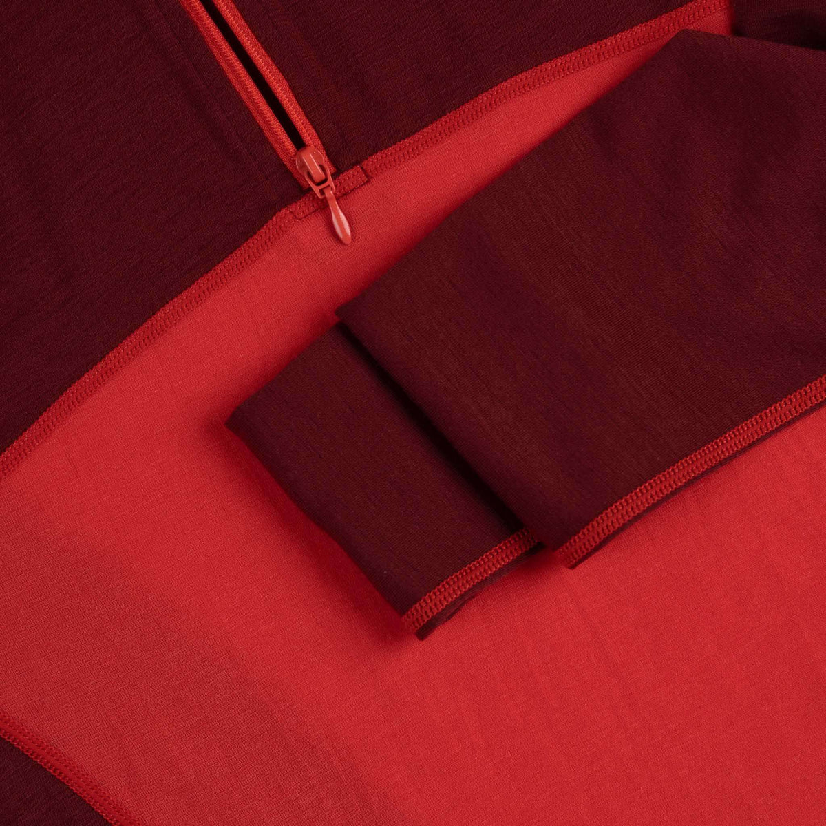 North Outdoor Intense pro 150 femme sous-couche en mérinos à col zippé couleur rouge rhubarbe, sans mulesing Laine mérinos. Conçu en Finlande. Parfait pour la superposition technique. - 